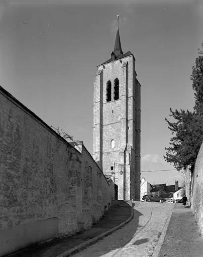 Face sud du clocher-porche.