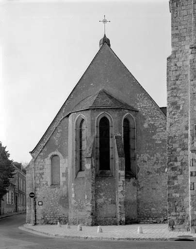 Vue du chevet de la chapelle Saint-Thibaud pris de la place Saint-Firmin.