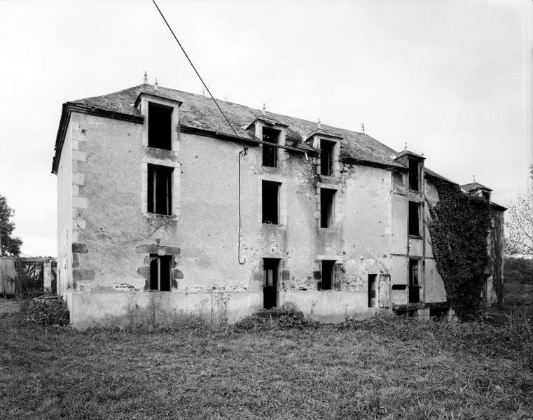 Façade antérieure côté nord.