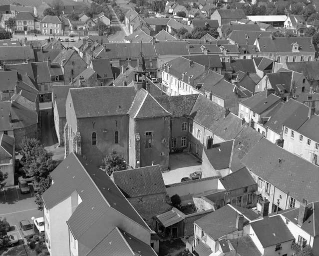 Vue aérienne générale prise du sud-est.