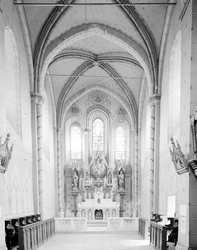 Vue générale de la nef, vers le choeur.