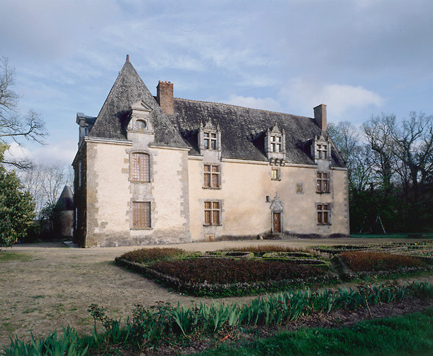 Façade sur le jardin.