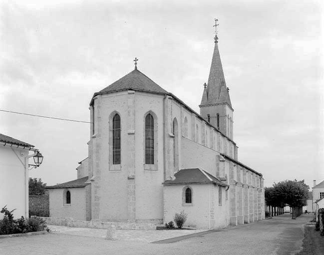 Vue du chevet de l'église.