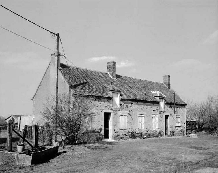 Logis 2, daté 1863 sur le linteau, vue prise du sud ouest.