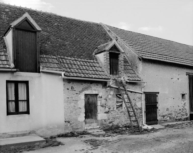 Logis 1, vue prise du sud est.