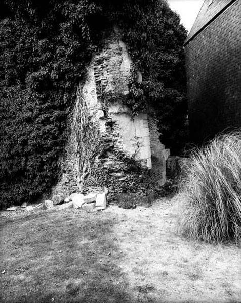 Tour ouest, traces de l'ancien escalier.