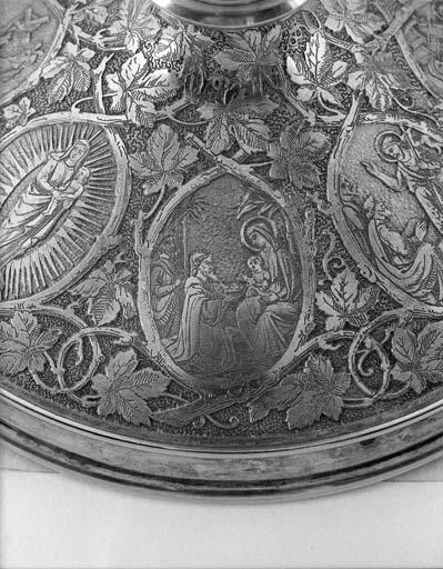 Détail du pied du calice : Adoration des Mages.