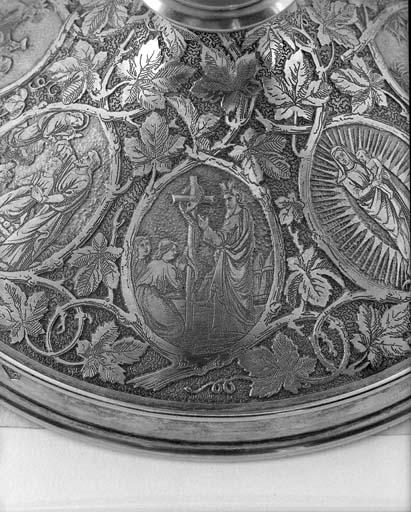 Détail du pied du calice : Moïse et le Serpent d'Airain.