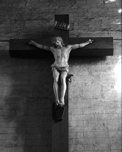 Le Christ en Croix qui surmontait le banc d'oeuvre ?, maintenant placé dans la sacristie.