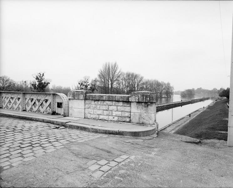 Pont (canal d'Orléans)