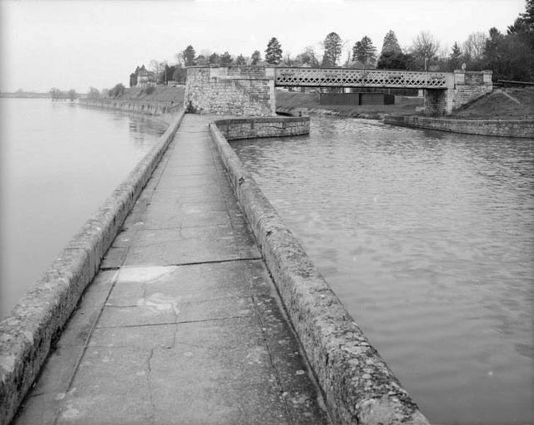 Pont (canal d'Orléans)