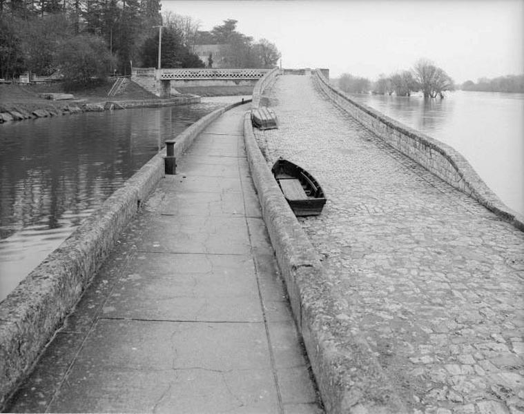 Prolongement Combleux/Orléans, pont, situé près de l'ancien port.