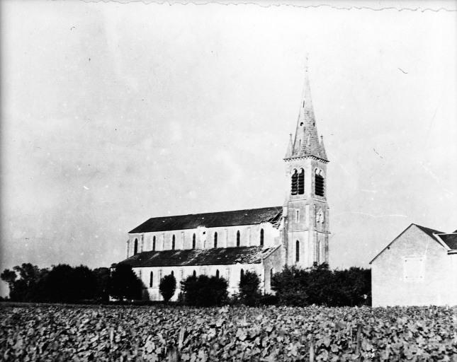 Eglise après le bombardement du 17 juin 1940.