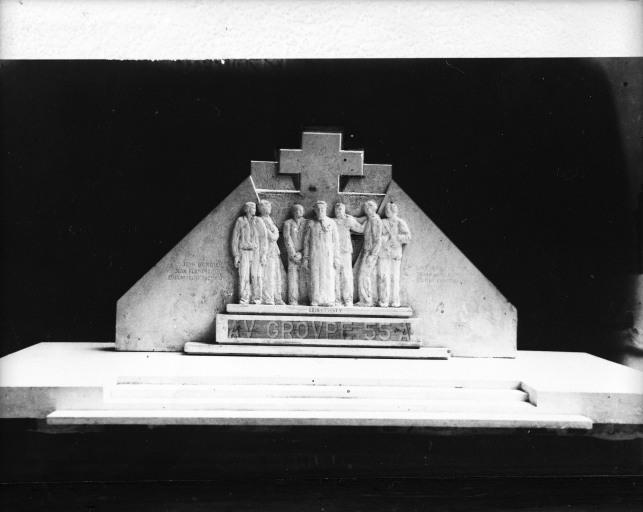 Second projet de monument par l'architecte J.P. Guénardeau et le sculpteur F. Deltour.