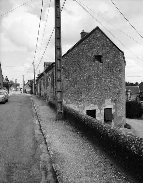 Baule : bâtiments de ferme implantés sur le versant du val sis 63 et 65, rue de l'Abbé Pasty.