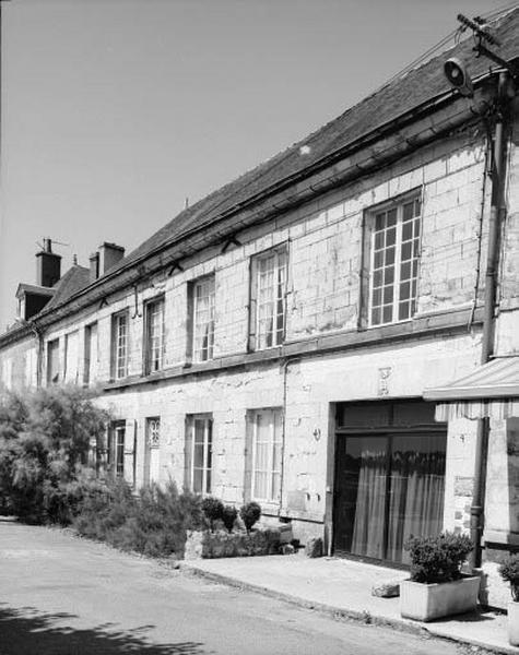 Ancienne auberge (?) située près de l'embouchure en Loire, façade principale.