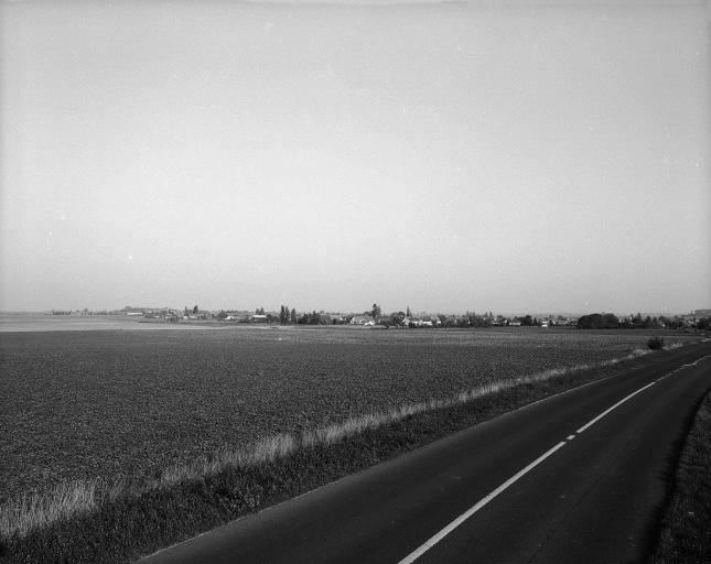 Vue du village prise au sud-ouest.