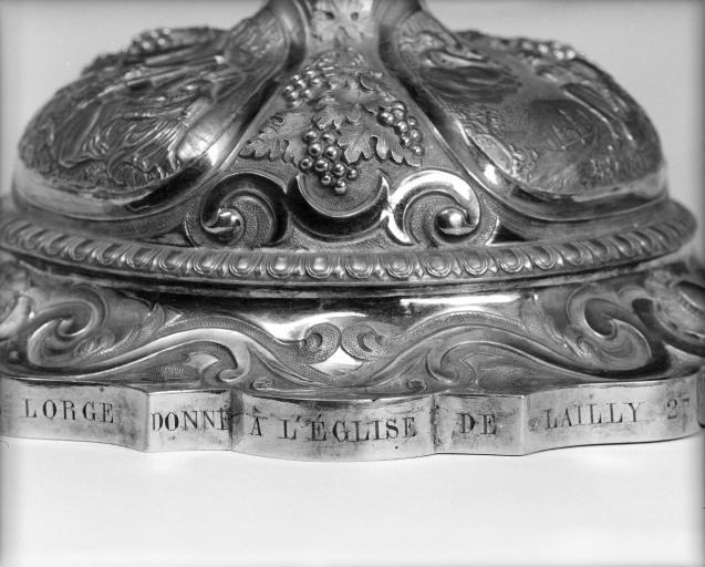 Détail de l'inscription sur la bâte du calice.