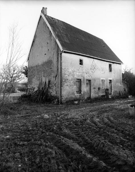 Logis à double grenier, vue de volume prise du nord ouest.