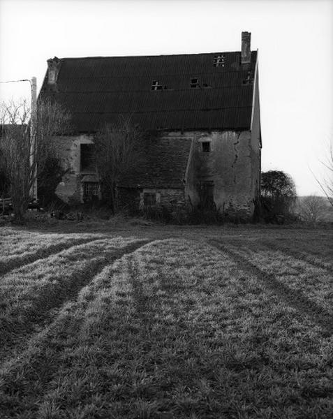 Logis à double grenier, façade est.