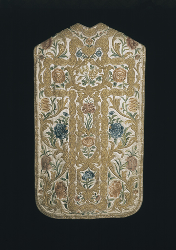 Vue d'ensemble de dos de la chasuble.