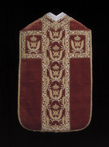 Vue d'ensemble de dos de la chasuble. - © Inventaire général, ADAGP