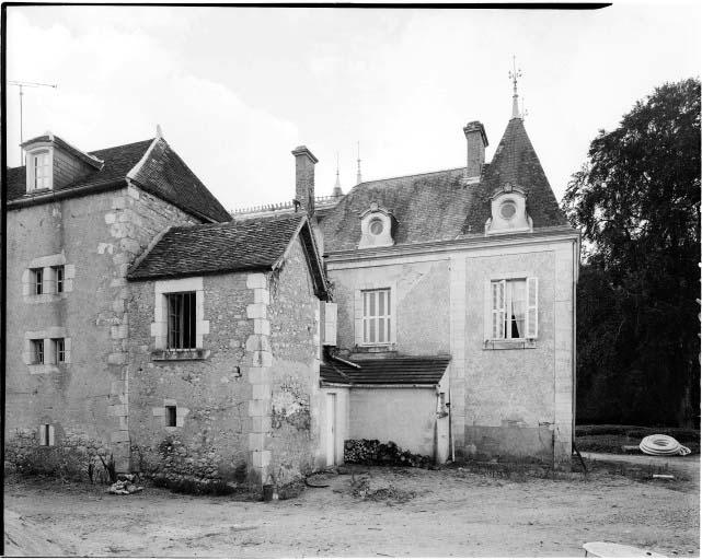 Le corps principal du château. Vue de l'extrémité ouest prise du nord.