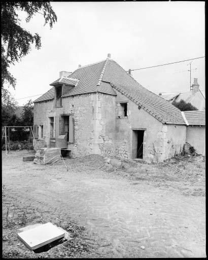 Maison d'habitation dans le parc. Vue prise de l'est.