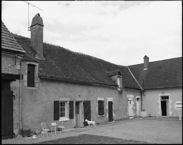 Maison d'habitation. Vue d'ensemble prise du sud-ouest.