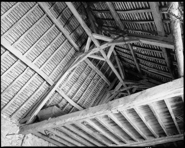 La grange étable. Détail de la charpente.