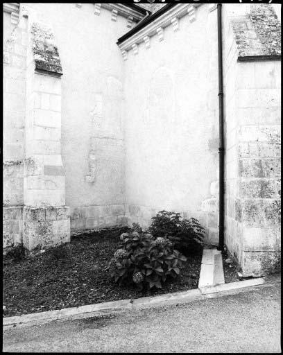 Fenêtres murées dans le mur nord de la nef et de la chapelle de Poix.