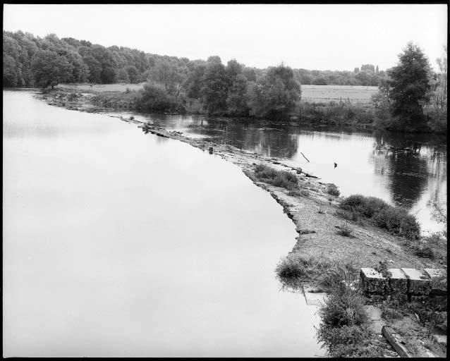La digue. Vue d'ensemble prise de l'ouest.