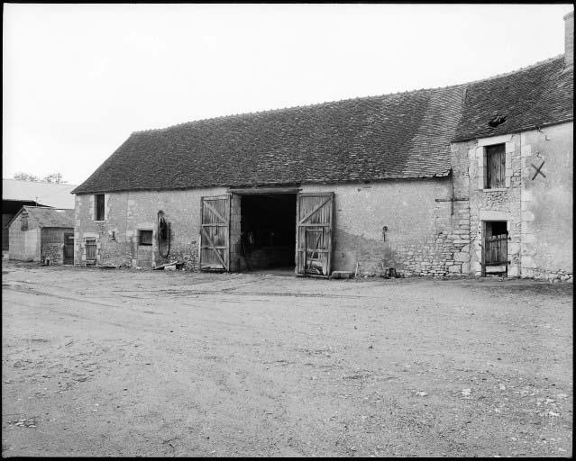 La grange-étable. Vue d'ensemble prise du sud est.