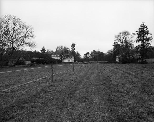 Arrivée à la propriété.