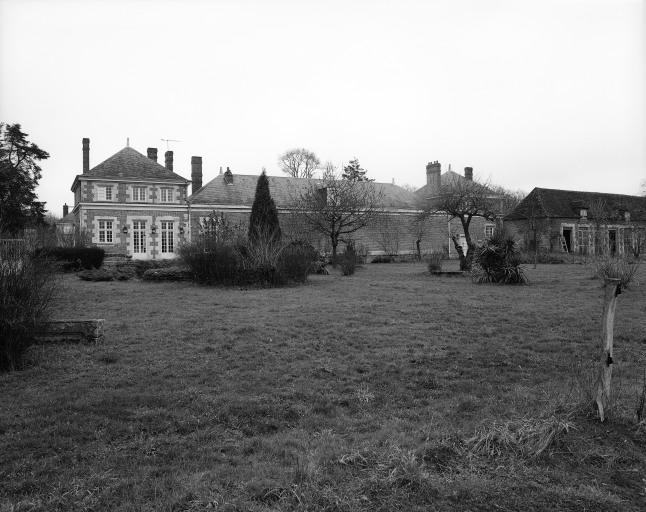 Façade postérieure de la partie gauche des communs.