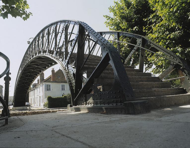 Passerelle courbe de la Marolle.