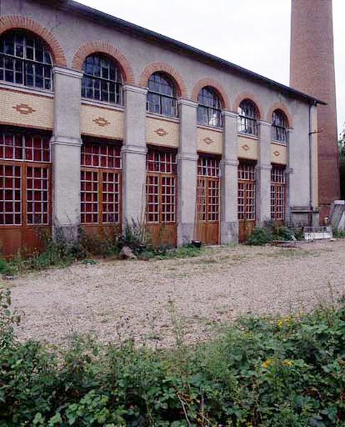 Façade postérieure de l'usine électrique.