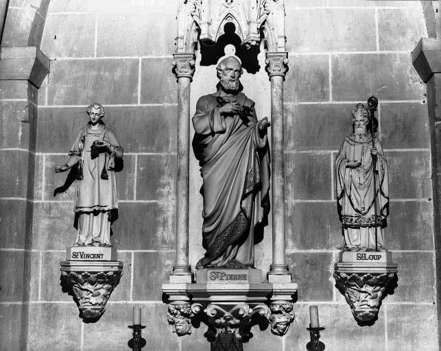 Statues de Saint Vincent, Saint Pierre et Saint Loup.