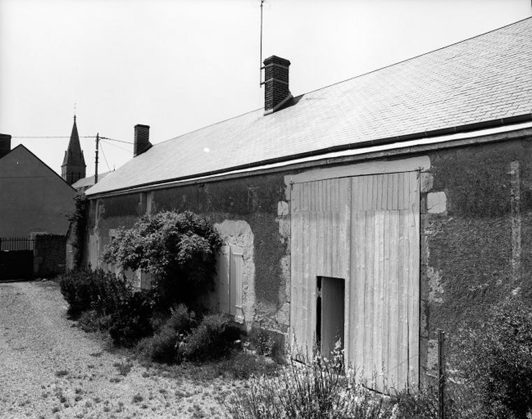 Villorceau : élévation partielle gauche sur cour du bâtiment principal de la ferme sise 4 rue du Puits Jacob.