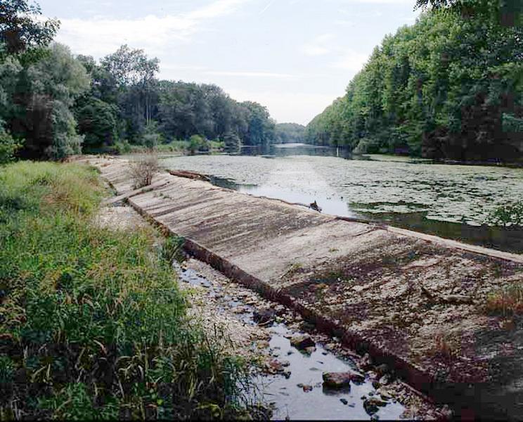 Barrage mobile dit pertuis (canal du Loing)