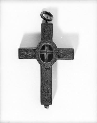 Croix-reliquaire