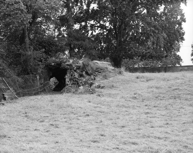 Grotte artificielle.