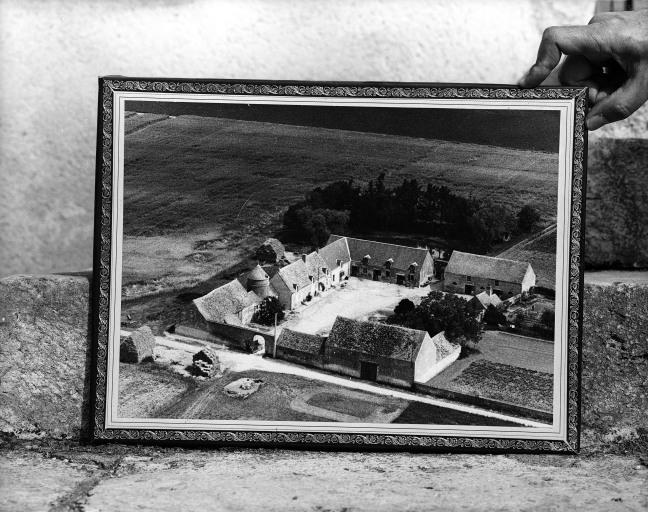 Vue aérienne de la ferme vers 1950.