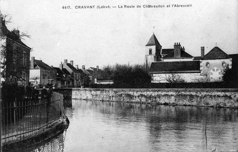 L'ancienne pièce d'eau au centre du bourg.