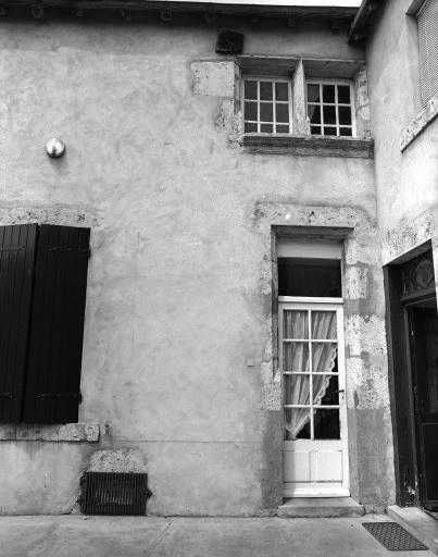 Baies Renaissance sur la façade antérieure du bâtiment sis 28 rue Nationale.