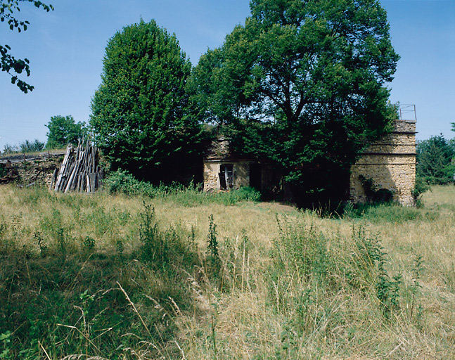 Vue d'ensemble avec rampe d'accès et logis de l'ouvrier