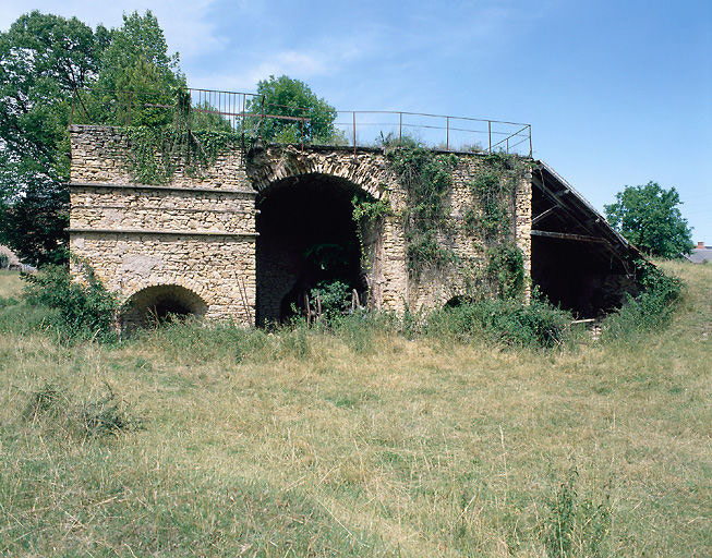 Vue prise de l'est, 2e et 3e fours.