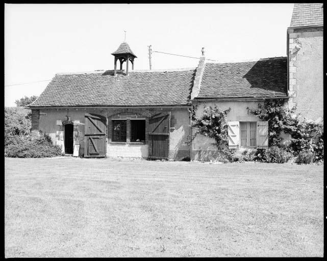Partie annexe avec clocher, prise du sud.