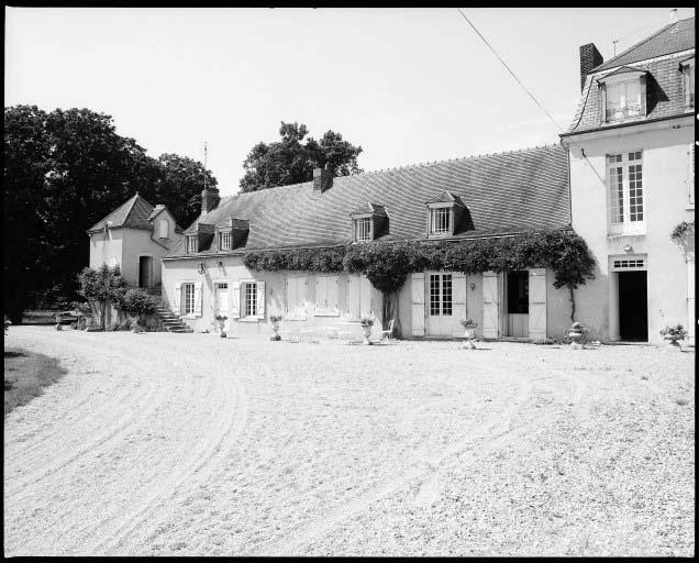 Vue de la partie ancienne de la maison (XVIIIe siècle) prise du sud est.