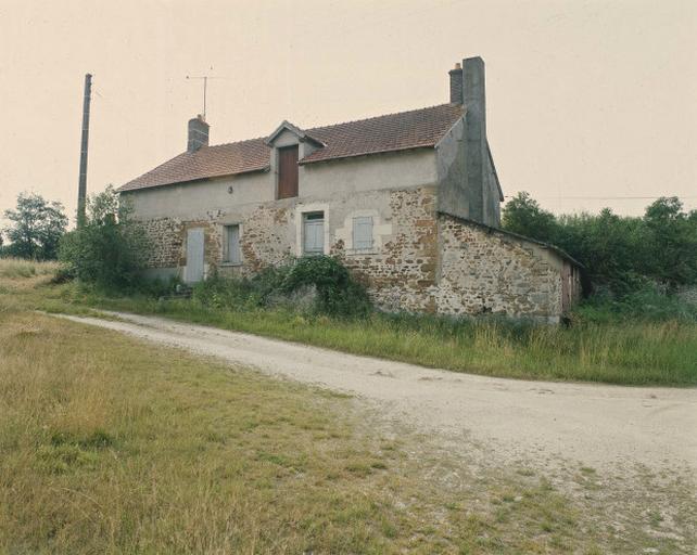 Le logis vu de l'est.